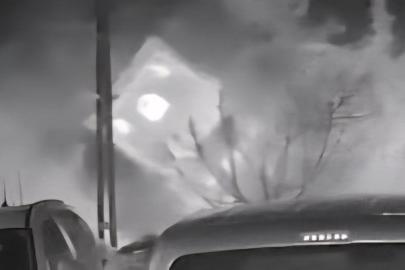 Hatay'da kamyon uçuruma devrildi