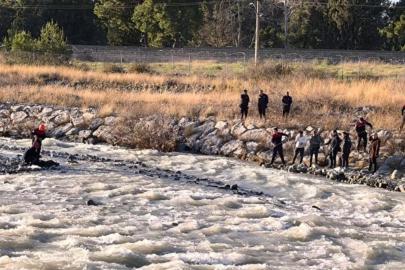 Hatay'da köprüden düşen çocuğun cesedine ulaşıldı