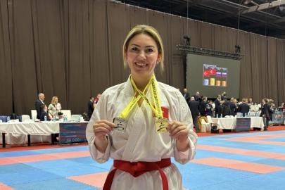 Aliağa Belediyesi Karate Antrenörü Nezahat Ayhan Balkan Şampiyonu Oldu