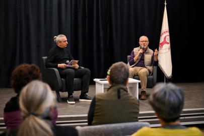 Aydın Şimşek Bornova’da edebiyatın bilinmeyenlerini anlattı