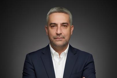 Beyaz Yakanın Dört Mevsimi Raflardaki Yerini Aldı