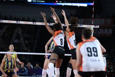 Eczacıbaşı Dynavit adını finale yazdırdı!