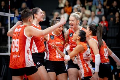 Eczacıbaşı Dynavit’in yarı final rakibi Fenerbahçe Medicana!