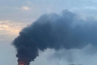 Bahreyn’e yapılan İran saldırıları yangına yol açtı