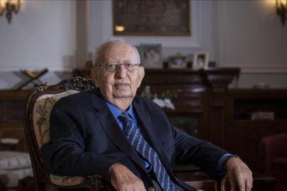 Hüsamettin Cindoruk hayatını kaybetti