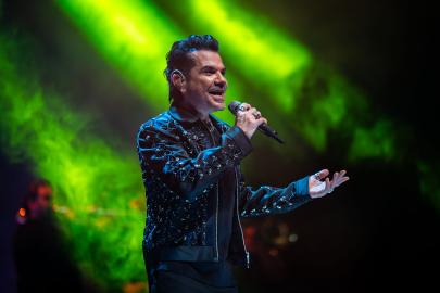 Kenan Doğulu Diyarbakır’da Hayranlarıyla Buluştu