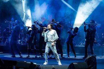 Kenan Doğulu’dan İzmir’de Unutulmaz Performans