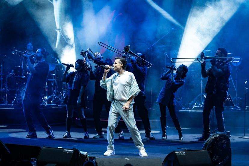 Kenan Doğulu’dan İzmir’de Unutulmaz Performans