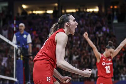 Aslı Kalaç yeni sezonda turuncu beyazlı formayı terletecek